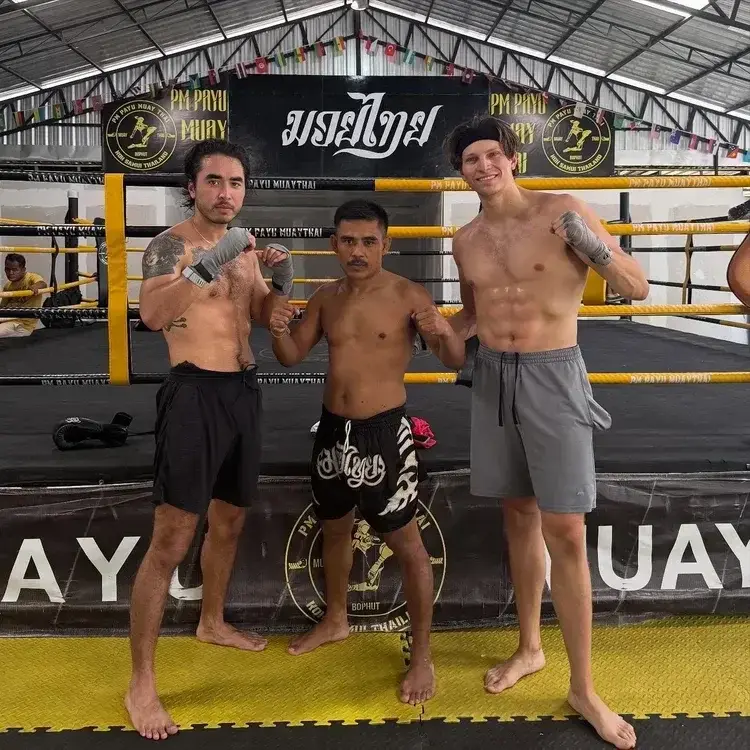 Fight camp training at PM Payu Muay Thai in Bo Phut, Koh Samui, Thailand